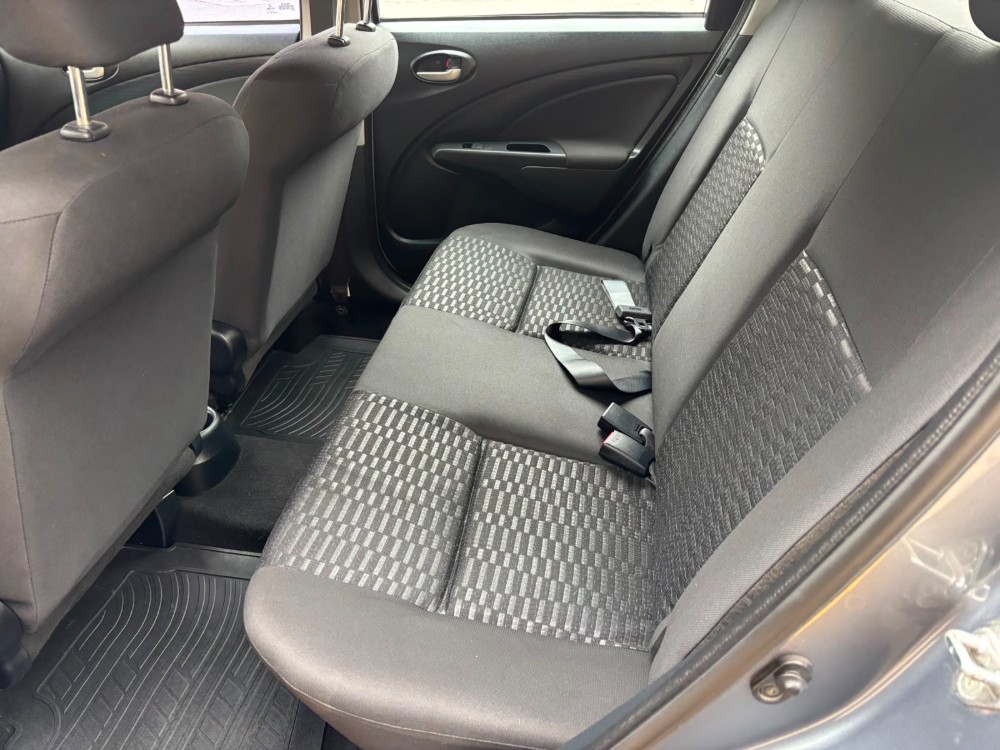 Toyota Etios 1.5 sedan Xs — foto 9